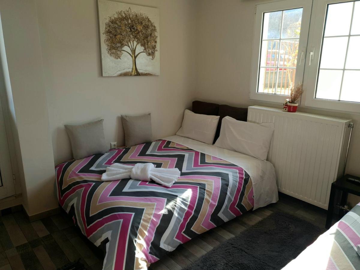 Chris Rooms Kalampáka Luaran gambar